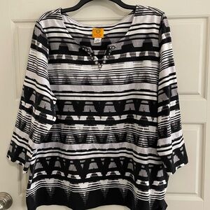 Ruby Rd. Black and White Geometric Blouse